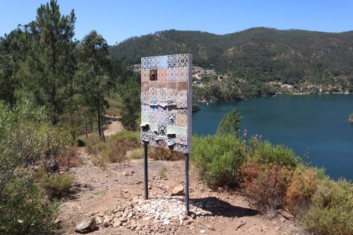 Tile monolith
